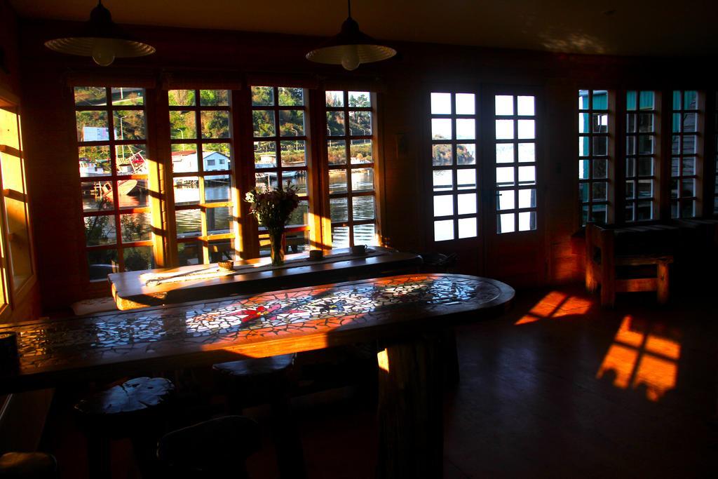Palafito Hostel Castro Esterno foto